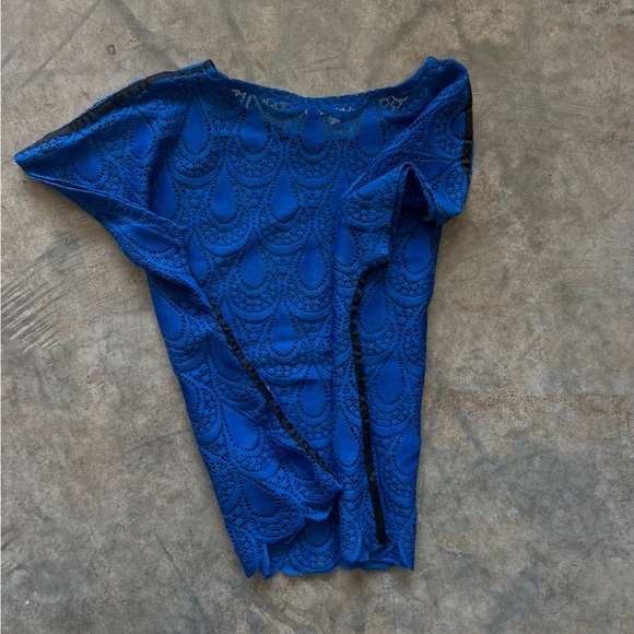 💙 Detailed Lace-like Blue Short Sleeve Knit Tee - Picture 5 of 6